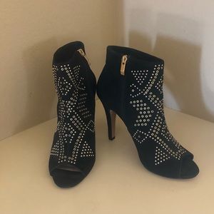 Vince Camino Peep toe booties